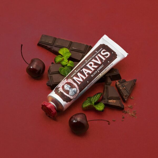 خمیردندان سفیدکننده شکلات و گیلاس مار