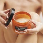 اسکراب شکری بدن ماکادمیا کوندال KUNDAL MACADAMIA & SUGAR BODY SCRUB - Image 6